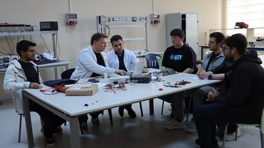 ebyu-akademisyenlerinden-hayvancilikta-yerli-sensor-projesi