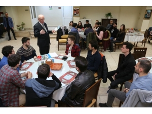 Başkan Kurt, Gençlerle Bir Araya Geldi