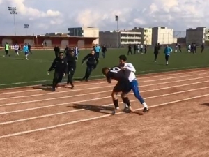 Amatör Maçta Futbolcular Hastanelik Oldu