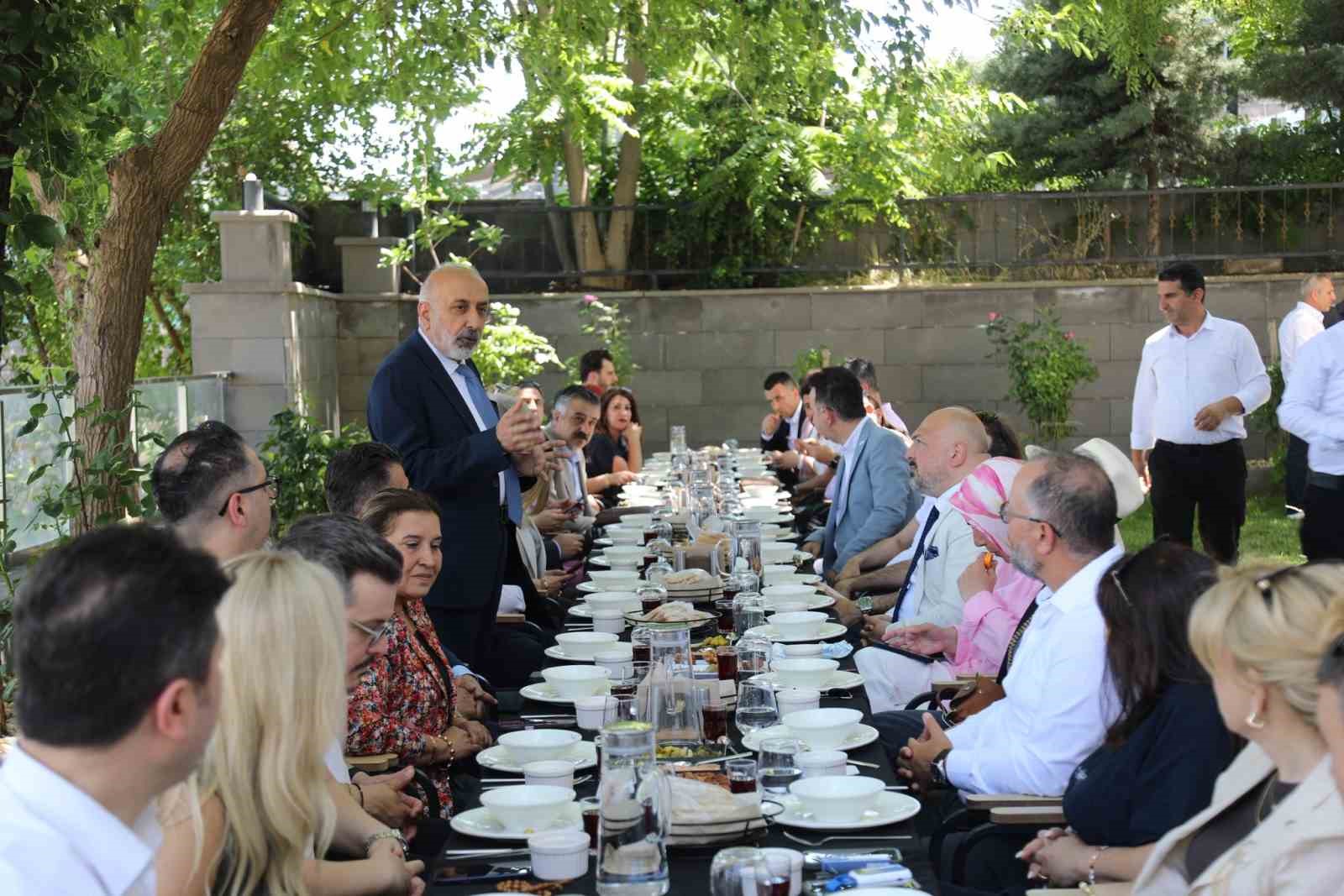 ceo-platformu-heyeti-diyarbakir-is-dunyasiyla-bulustu