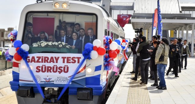 'şeyin Trene Baktığı Gibi Bakıyorlar' Sözü İçin Ak Partili Vekilden Özür Geldi