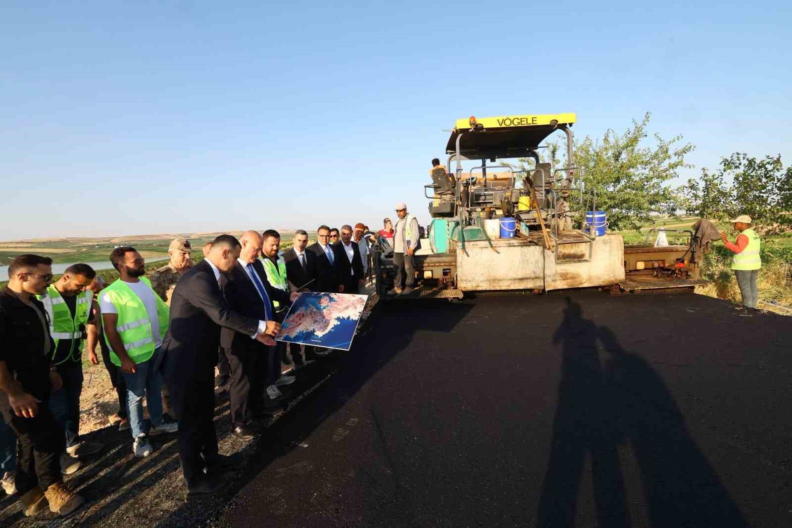 vali-kucuk-samsat-ta-yatirim-ve-hizmetleri-yerinde-inceledi
