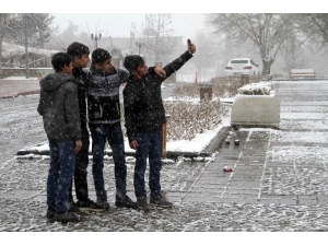 Bahar Havası Elazığ’da Yerini Kara Bıraktı