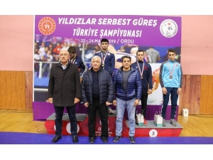 Kızılcahamam’ın Pehlivanları Ordu’dan Madalya Çıkardı