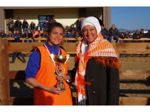 Yeni Hipodromdaki Yarışlarda Bir İlk Yaşandı