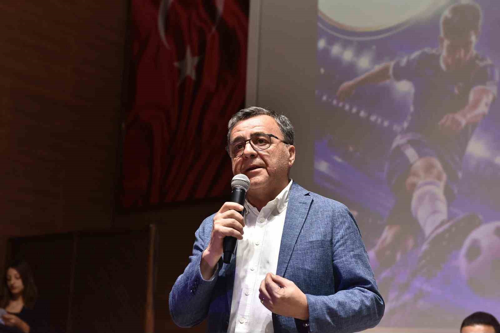 altieylul-yaz-spor-okullari-nda-sezon-coskulu-ile-tamamlandi