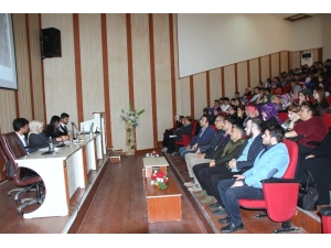 Mehmet Akif’in Edebi Ve Dini Dünyası