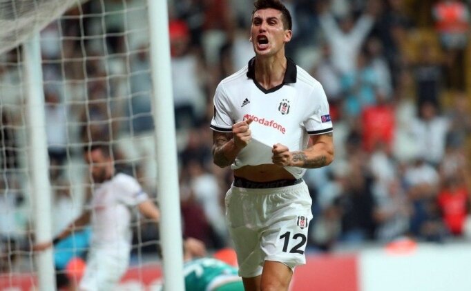 Ülkesinde Açıkladılar; 'beşiktaş'ta Bileti Kesildi'