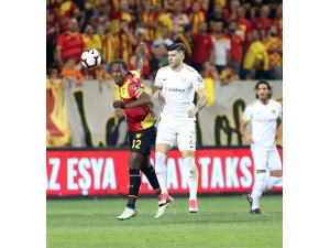 Göztepe, Milli Araları Seviyor