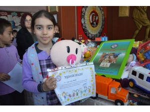 Köy Çocuklarını Oyuncaklarla Mutlu Edecekler