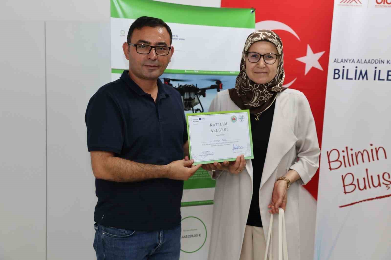 alanyali-ciftcilere-tarimin-gelecegi-anlatildi