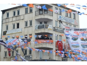 Chp Belediye Başkan Adayı Cumhurbaşkanı Erdoğan’ı Balkondan Takip Etti