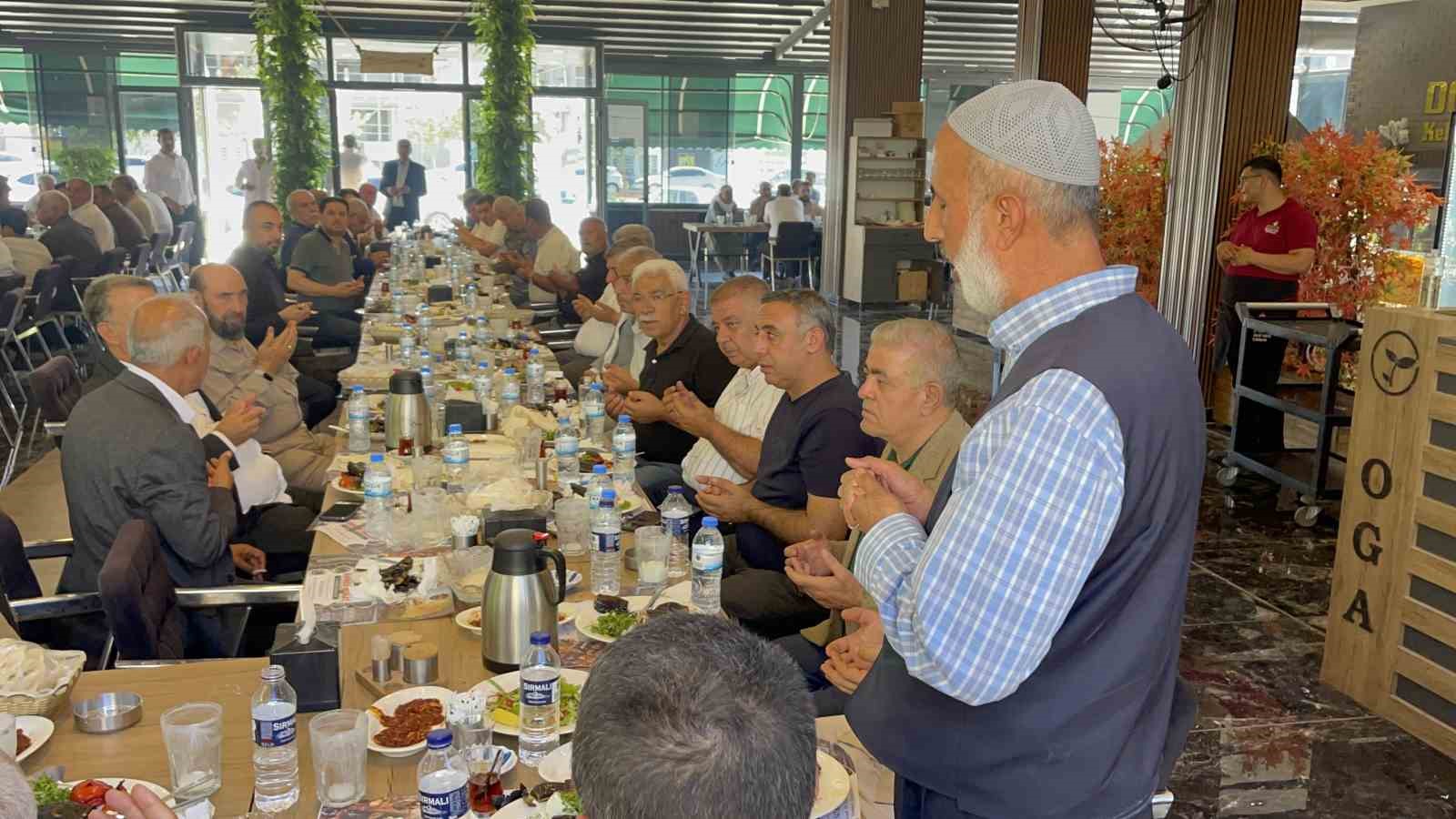 restoranda-cinayetle-baslayan-husumet-baris-yemegi-ile-son-buldu