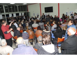 Özdemir, Kuşlubahçe’de ’Seni Başkan Yapacağız’ Sloganlarıyla Karşılandı