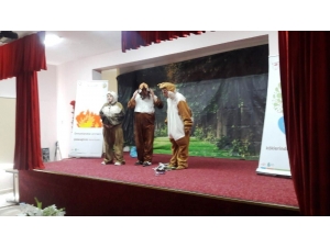 Çocuklar İçin Ormanın Güzellikleri İsimlerini Çocuk Tiyatrosu Sahnelendi