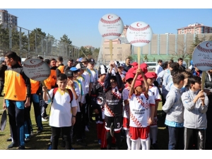Kayseri’de İlk Defa Resmi Beyzbol Müsabakası Oynanacak