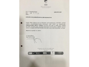 Cinsel Organını Gösteren Futbolcuya 10 Maç Ceza