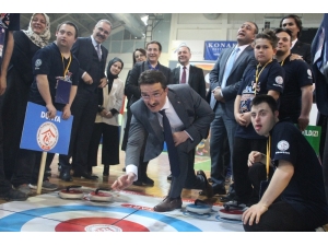 Özel Öğrenciler Floorcurling Turnuvasında Kıyasıya Yarıştı
