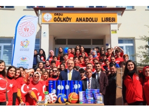 ‘Gençlik Merkezim Yollarda’ Öğrencilerle Buluşuyor