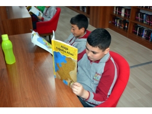 Öğrencilerden Nadir Nadi Kütüphanesi’ne Ziyaret