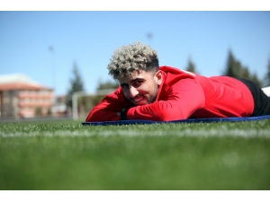 Bilal Başacıkoğlu Gelecekten Umutlu