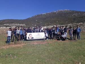 Liselilerden Şehit Babası İle Fidan Dikim Etkinliği