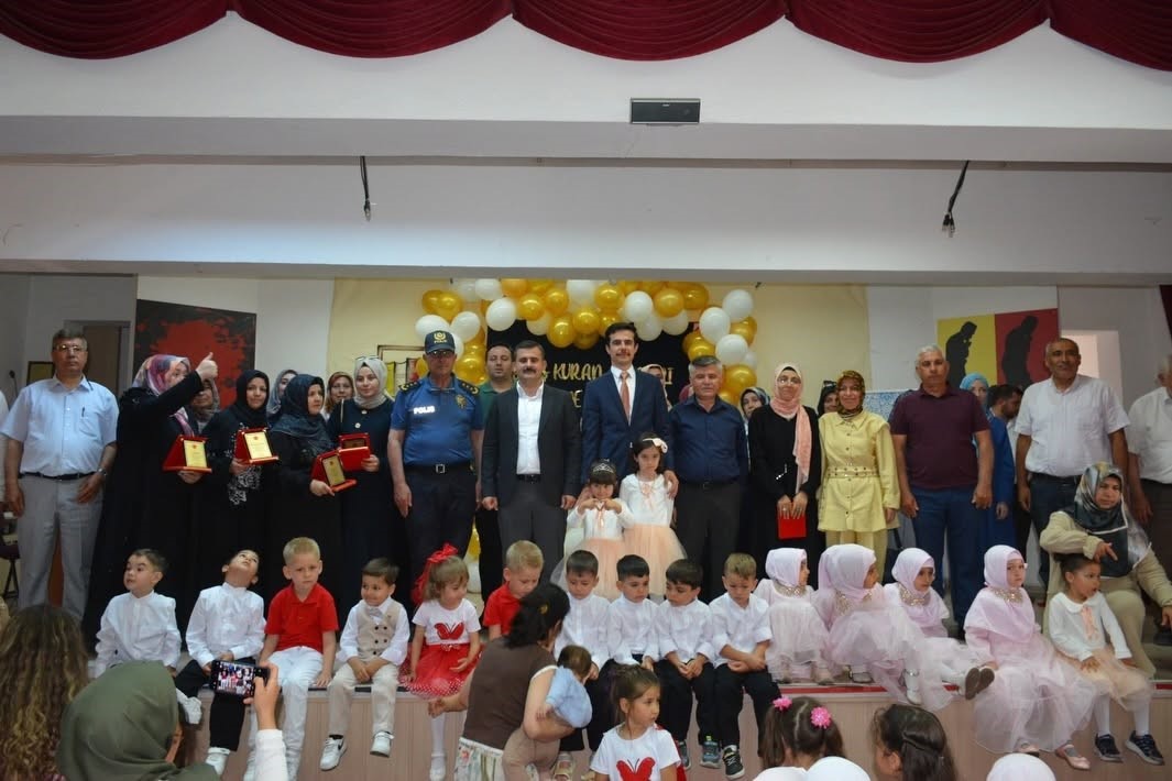 koycegiz-de-kur-an-kurslarinin-minik-ogrencileri-duygulandirdi