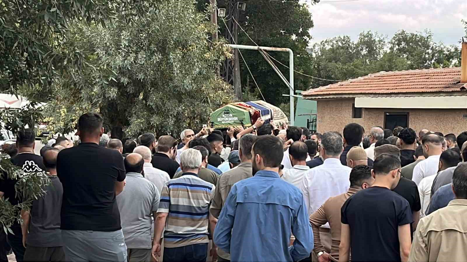 motosiklet-yola-cikan-otomobille-carpisti-19-yasindaki-genc-hayatini-kaybetti