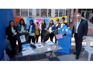 Okul İhtiyaçlarını Karşılamak İçin Kermes Kurdular