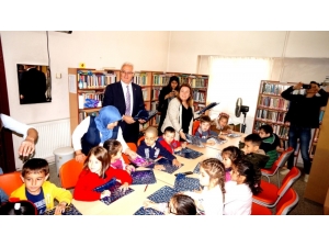 Sarıgöllü Miniklerden Kütüphaneye Ziyaret