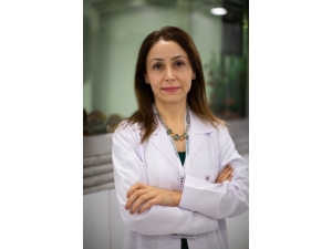 "Sürekli Kullandığınız İlaçlar Saç Dökülmesine Neden Olabilir"