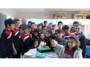 Pazaryeri Belediyesi Futbol Okulu’nda Sürpriz Doğum Günü