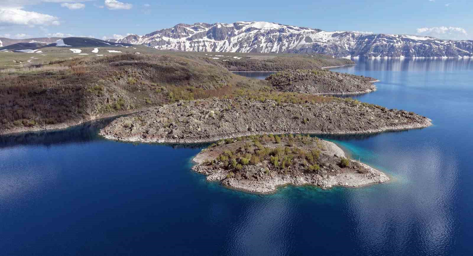 nemrut-krater-golu-nde-turizm-sezonu-acildi