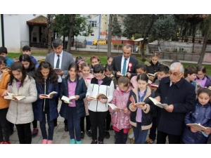 Bafra’da "100. Yıl Anısına 100 Noktada 100’er Öğrenci İle Kitap Okuyoruz" Etkinliği