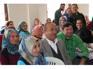 Bakan Çavuşoğlu Deri İşçileriyle Yemek Yedi