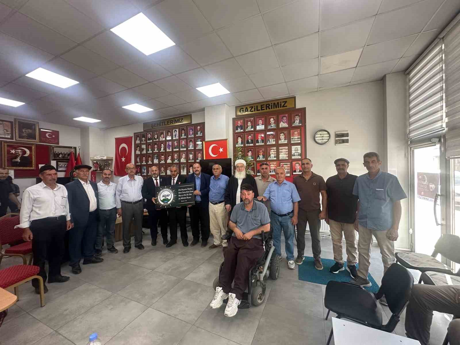 anadolu-asiretler-federasyonundan-igdir-sehit-ve-gazi-dernegi-ne-ziyaret