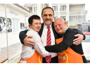 Zihni Şahin’den Atakum’da Sosyal Belediyecilik Projeleri