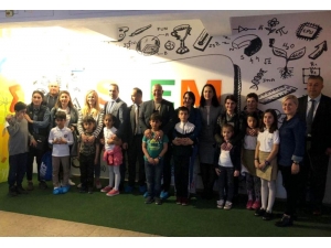 Öğrenciler Aileleri Birlikte Stem Dersine Giriyor