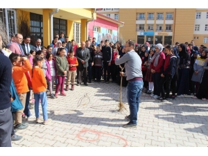 Keskin’de Bin 600 Adet Meyve Fidanı Dağıtıldı