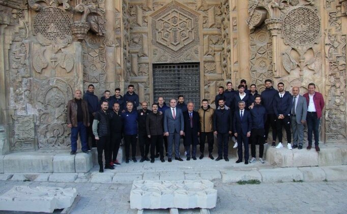 Sivasspor "anadolu'nun Elhamrası"nı Gezdi