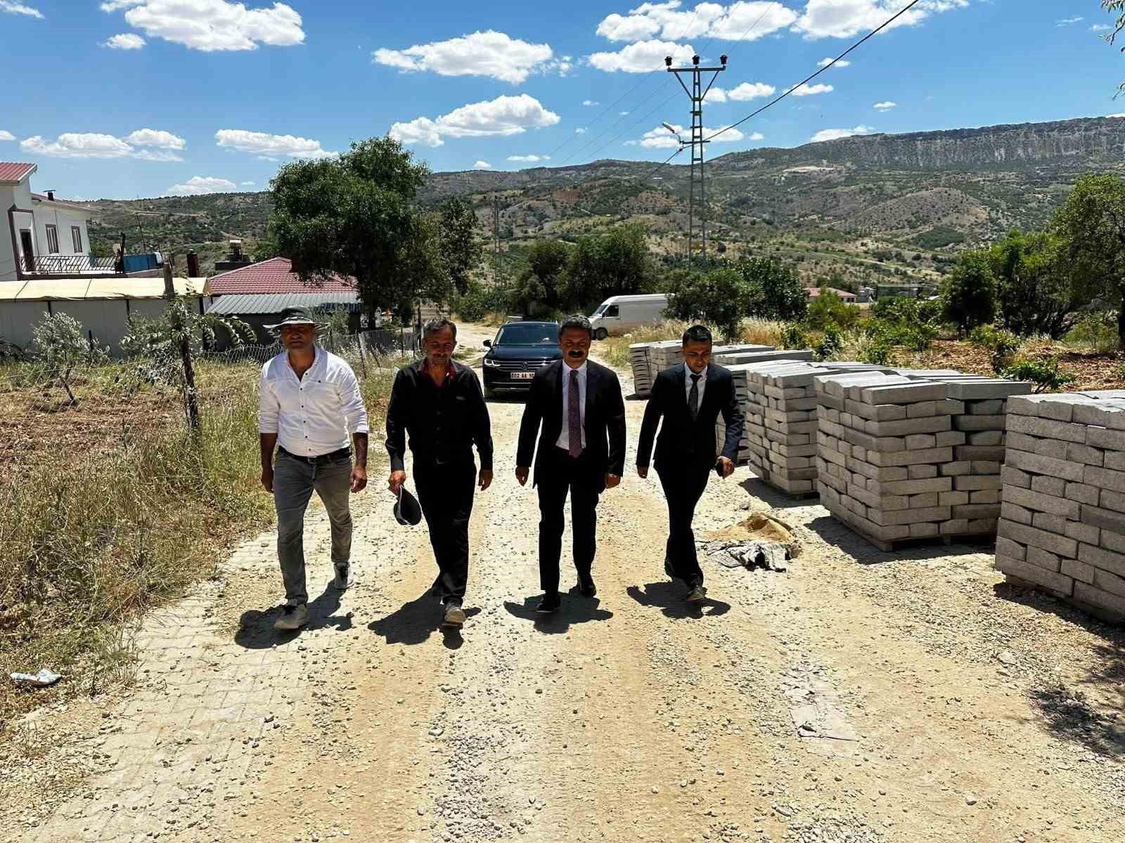 kaymakam-aslan-deprem-konutlarinda-incelemelerde-bulundu