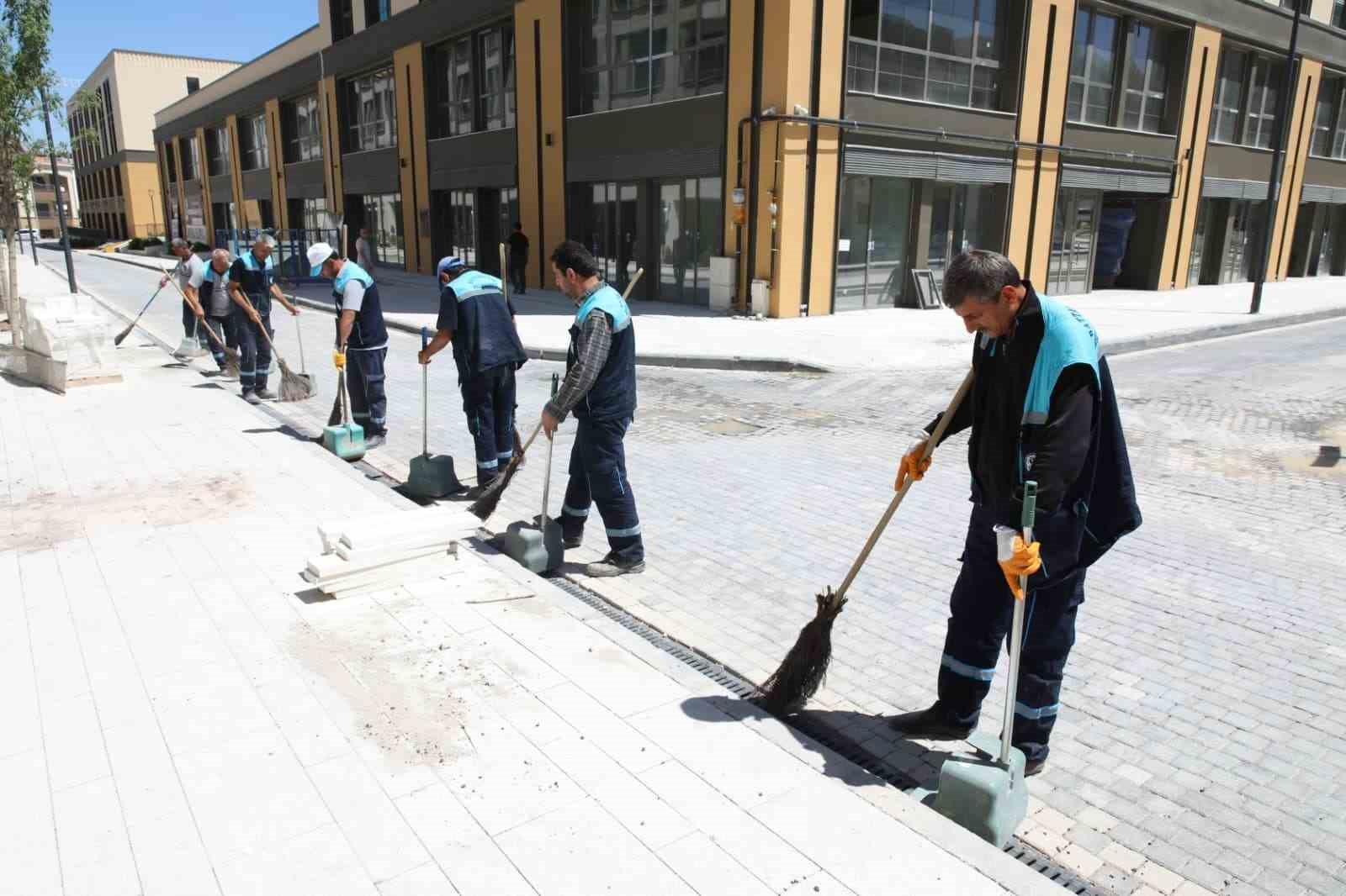 battalgazi-belediyesi-nden-akpinar-carsisi-nda-temizlik-calismasi