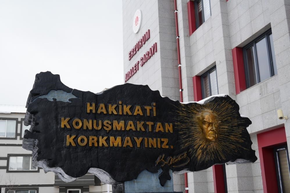 gulistan-doku-davasinin-dorduncu-dalgasinda-gozaltina-alinan-19-supheliden-13-u-tutuklandi-aralarinda-donemin-asayis-sube-muduru-de-var