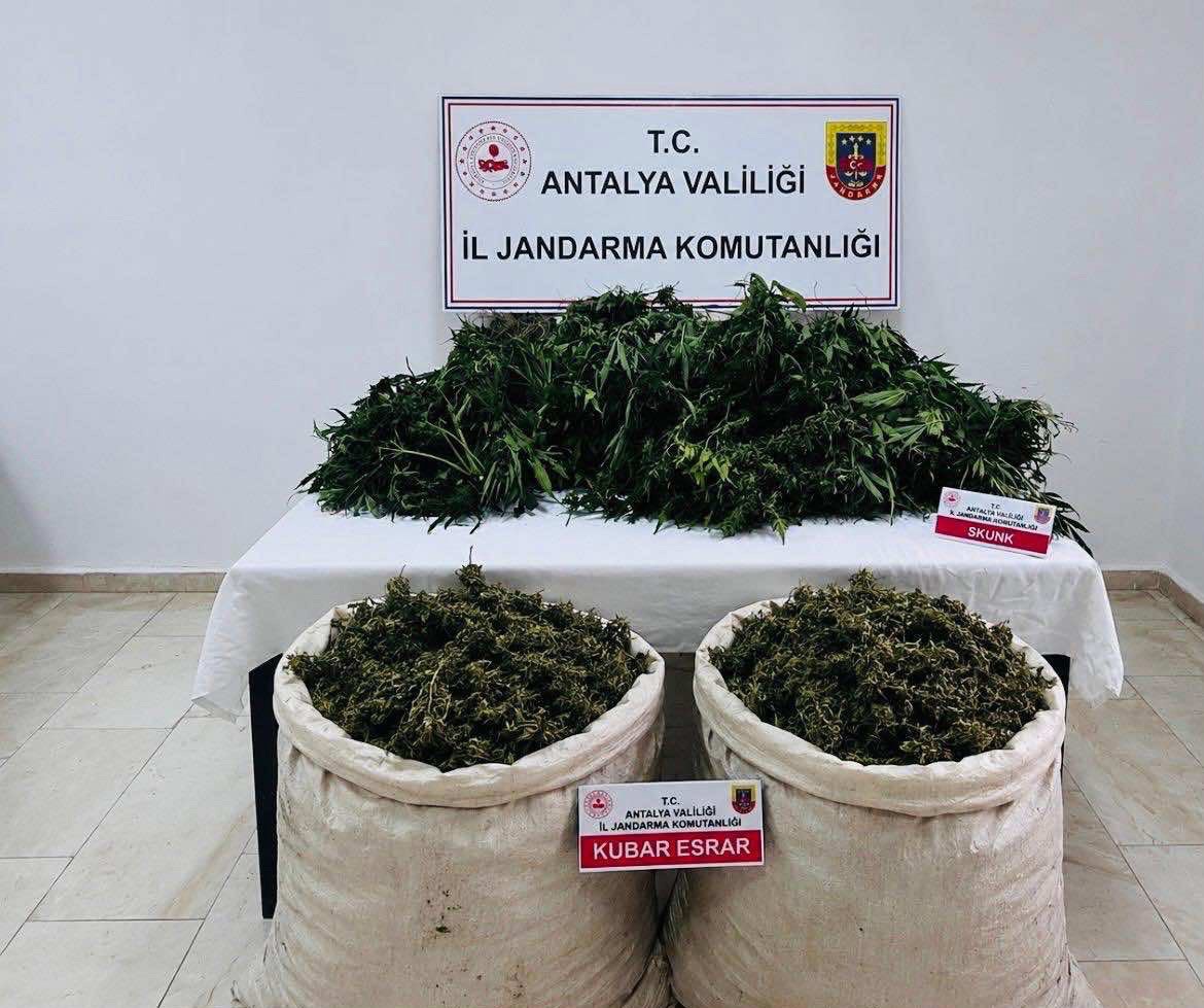 antalya-da-uyusturucu-operasyonunda-11-kilo-100-gram-kubar-esrar-ele-gecirildi