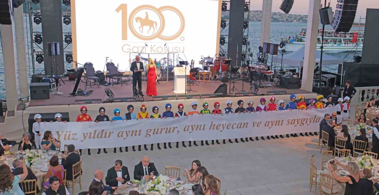 100-gazi-kosusu-resepsiyonu-nda-gorkemli-kutlama