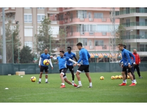 Efecan Karaca: "Milli Forma Çocukluk Hayalimdi"