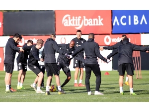 Beşiktaş, Kondisyon Ve Taktik Çalıştı