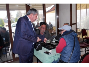 Kendi Anonsunu Kendi Yapan Aday