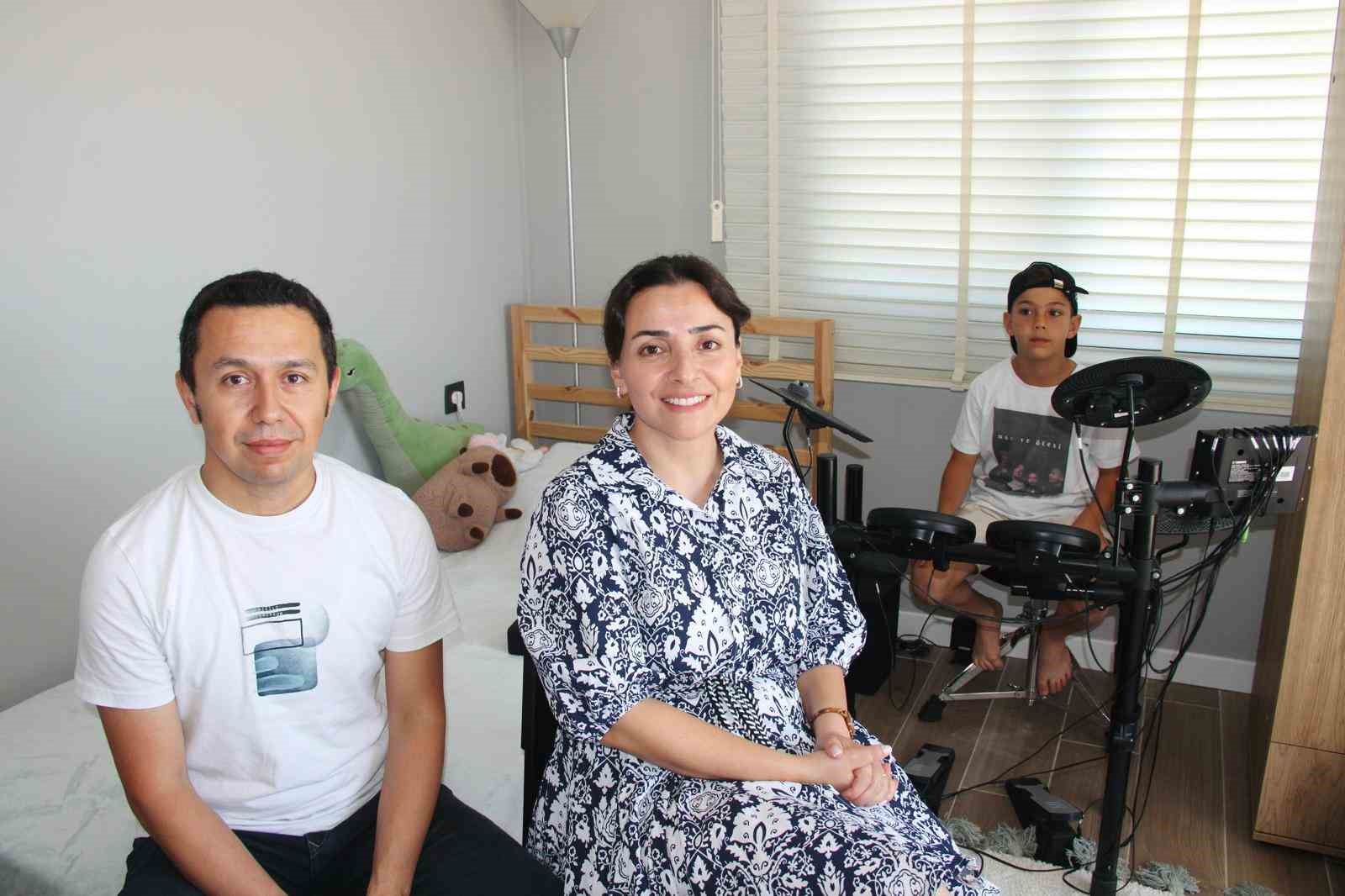 pazardaki-oyuncak-davulla-basladi-daha-9-yasinda-okul-orkestrasinin-ritmi-oldu