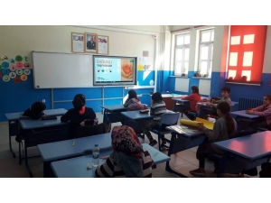 Öğrencilere Ve Velilerine Bağımlılıkla Mücadele Eğitimi